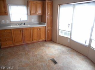 53 Pinewood Est, Chillicothe, IL 61523