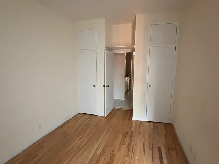 414 E 77th St #5D — Photo 8