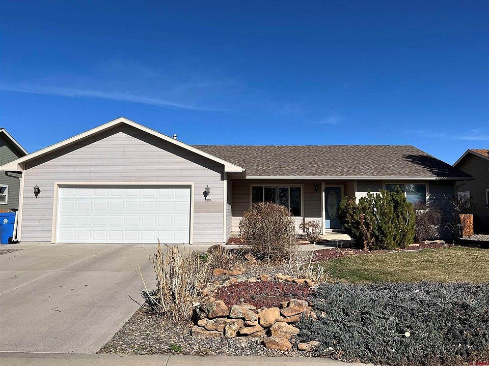 1st image of 900 Heather Ln