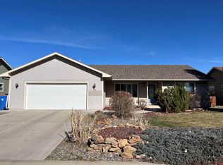 900 Heather Ln, Montrose, CO 81401