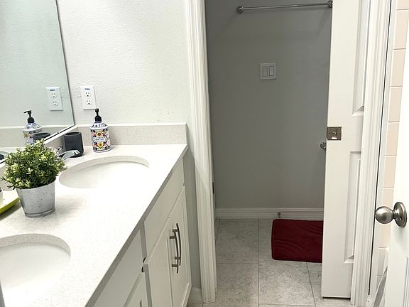 5th image of 5088 Avalon Park Blvd