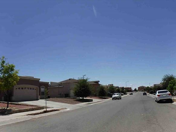 Exterior Neighborhood (street photo)