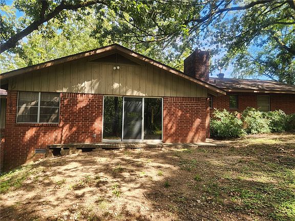 4th image of 725 N Montgomery St