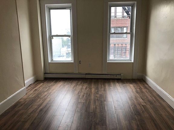 5th image of 90 Jordan Ave #1L