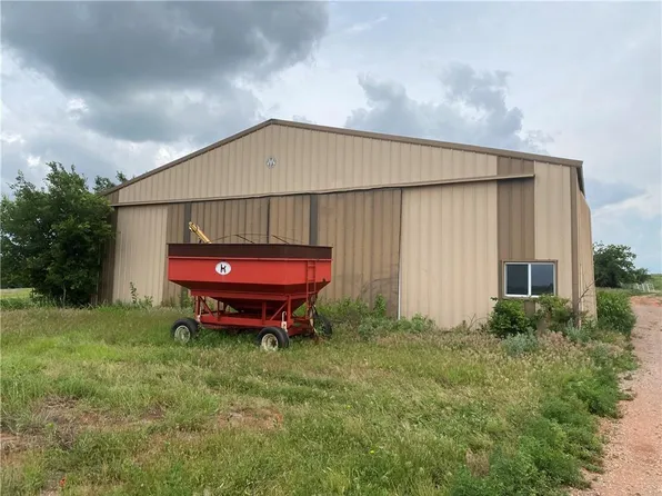 19108 E 1080th Rd, Sayre, OK 73662