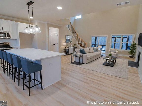 5th image of 1021 Pointe S