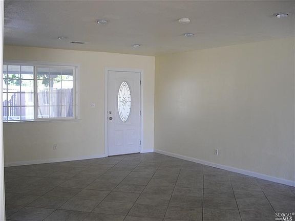 2nd image of 330 Hamilton Dr