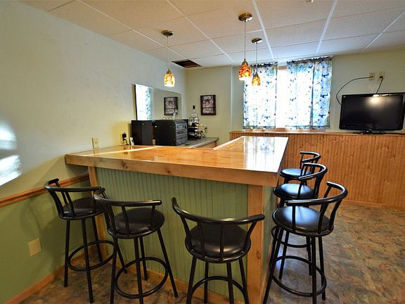 Lower Level Man Cave/Bar