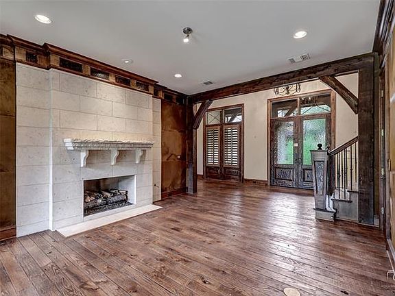 4th image of 9915 Avalon Creek Ct