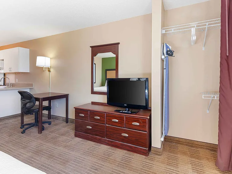 Studio Suite - 2 Full Beds