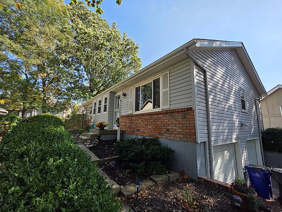 2nd image of 2138 E Arrowhead Cir