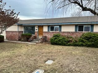 1006 Carriage Square Dr, Grandview, WA