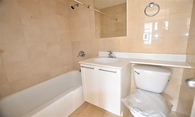 Rented by Manhattan Realty Group | media 19