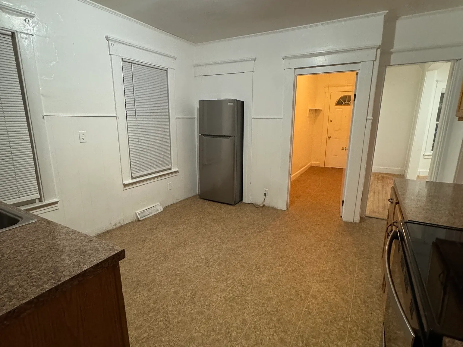 2 bed, 1.0 bath, 2244 sqft, $2,000 — Photo 3