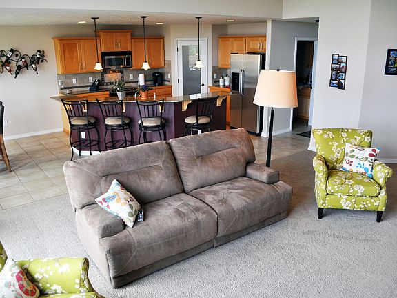 3rd image of 1110 W Tapestry Dr
