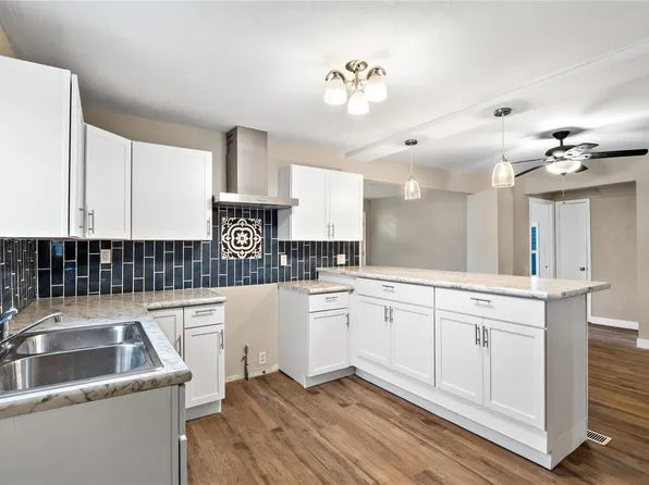 9600 Old Lincoln Trl, Fairview Heights, IL 62208