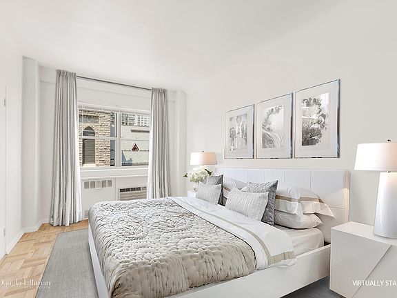 5th image of 30 W 60th St APT 14M