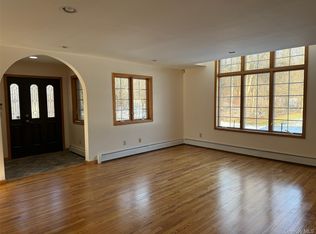 88 Pierce Cir, New Hampton, NY 10958
