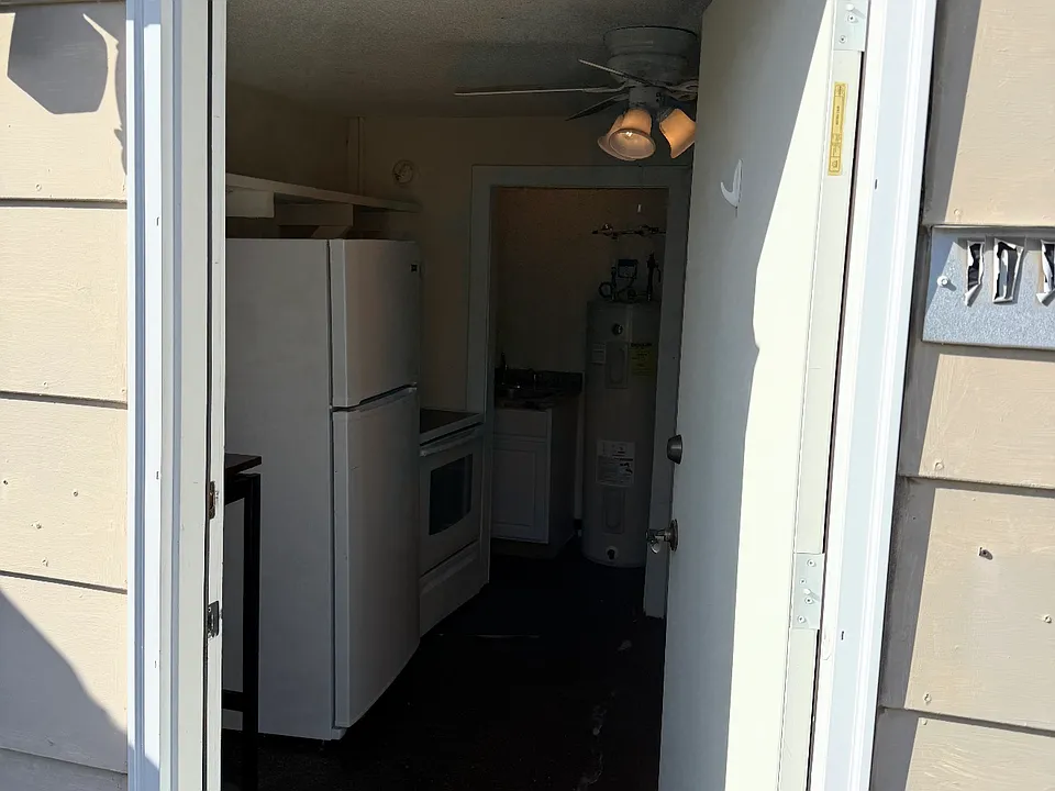 104 E 14th St