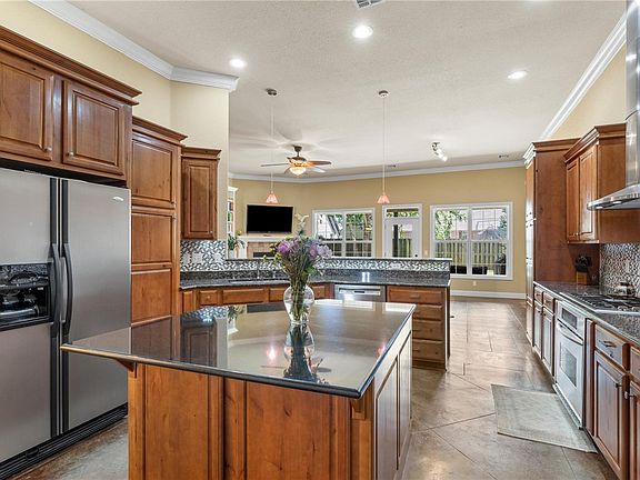 4th image of 1510 Whippoorwill Ln