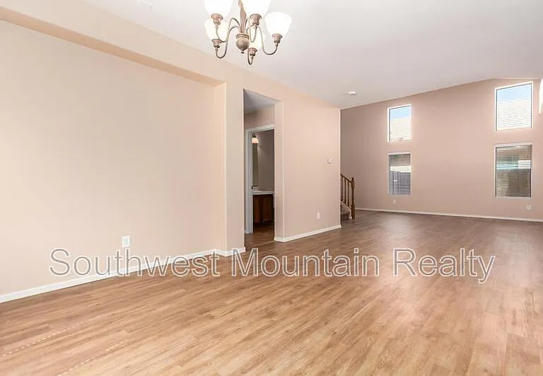 41261 W Laramie Rd — Photo 9