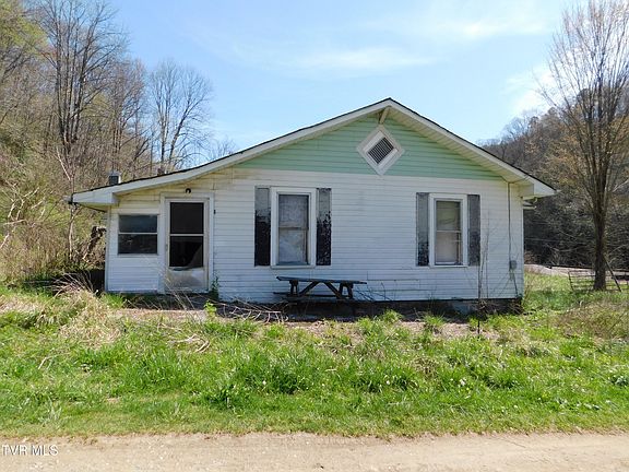 2nd image of 132 Marigold Dr