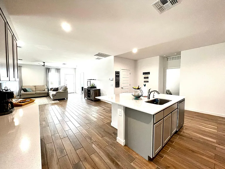 11104 S Weismann Dr — Photo 16