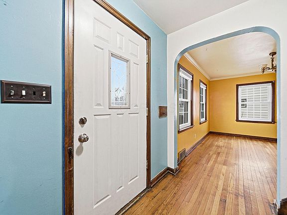 2nd image of 3005 Kenlawn St