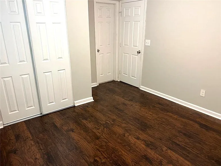 566 Rockwell St SW — Photo 8