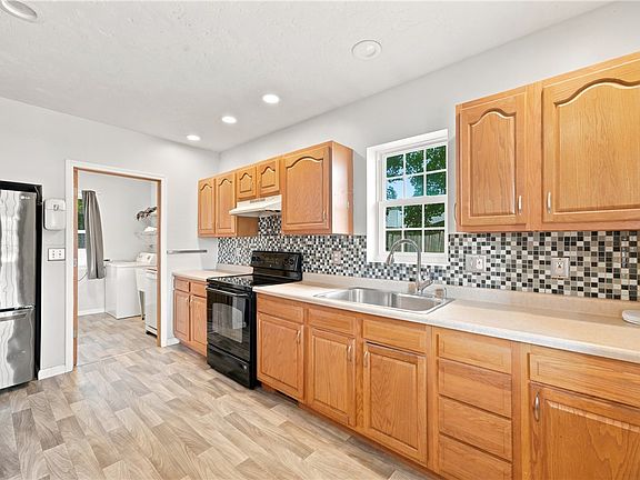 5th image of 208 37th Street Ext
