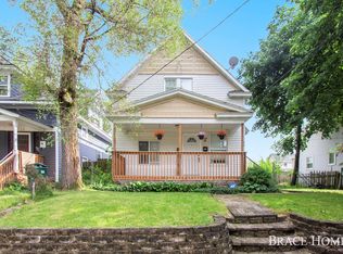 914 Temple St SE, Grand Rapids, MI