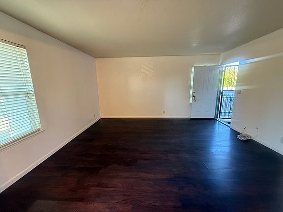 2nd image of 2546 Plantation Pl