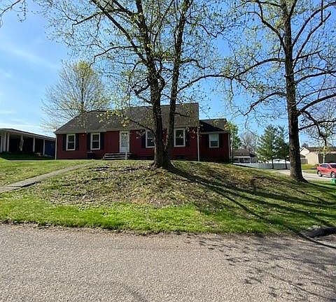 2nd image of 41 Oriole Dr