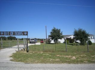 124 Oak View Dr, La Vernia, TX 78121