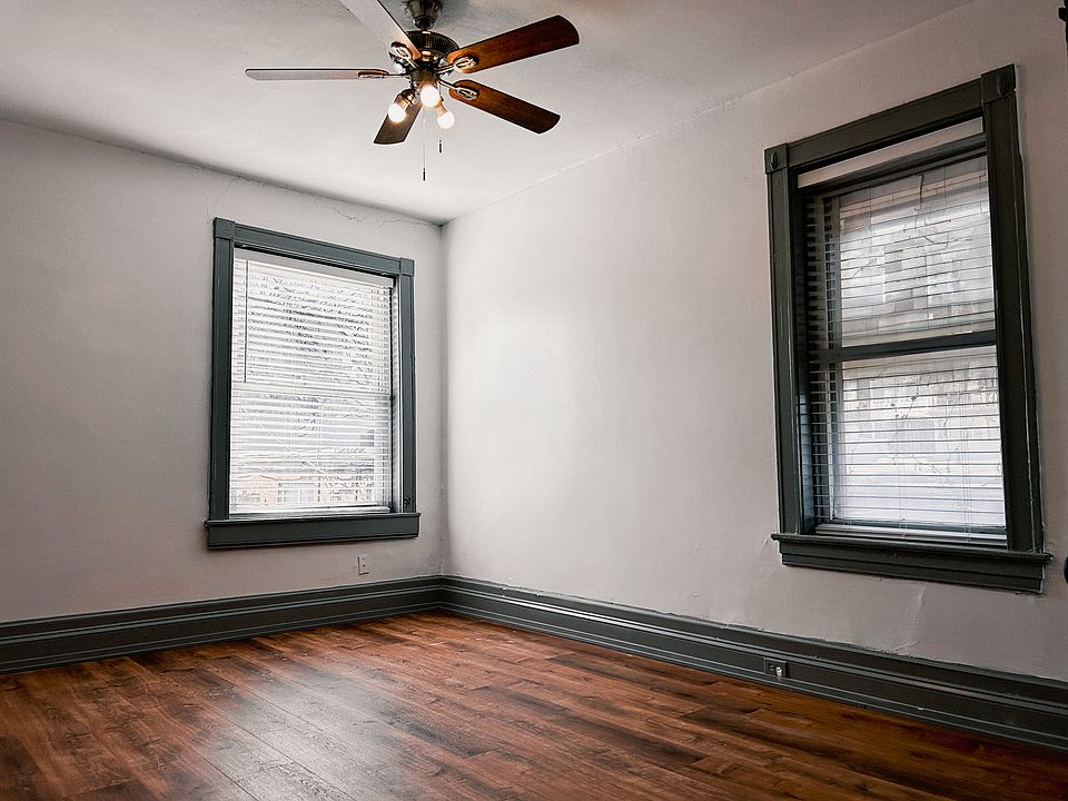 Master Bed - widows on two sides