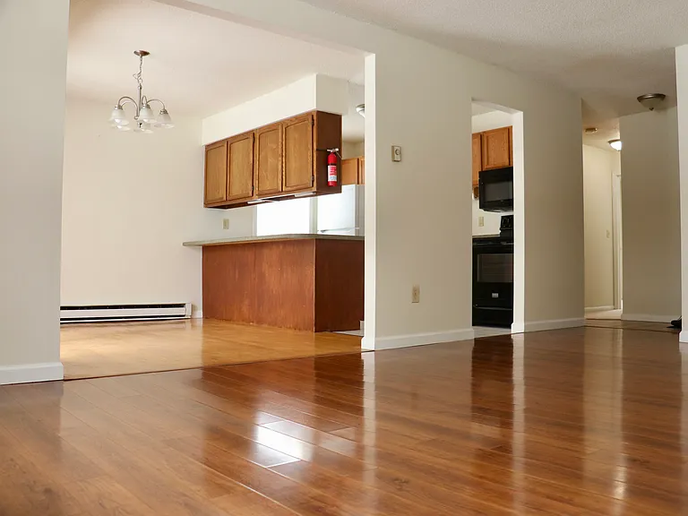23 Twin Oaks Ter #23 — Photo 9