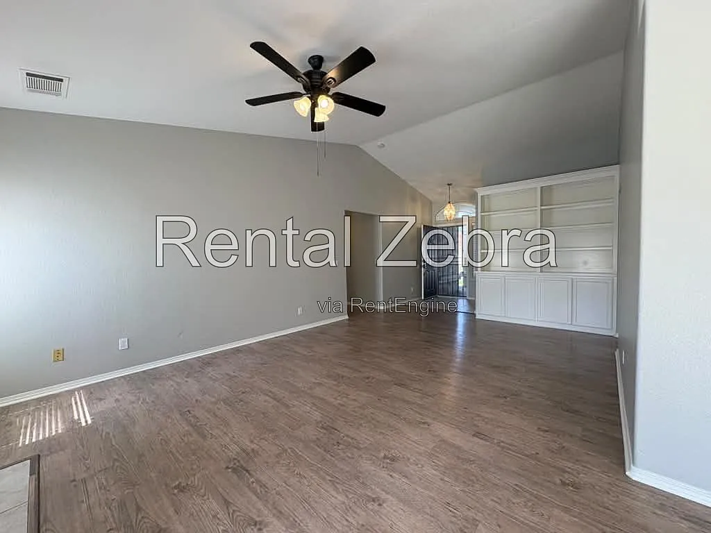 4 bed, 2.0 bath, 1690 sqft, $2,200 — Photo 4