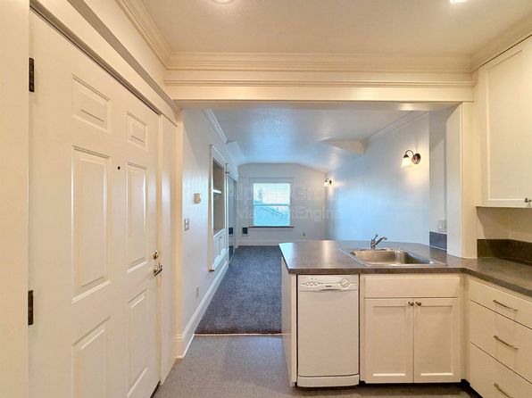 4318 SE Milwaukie Ave #3