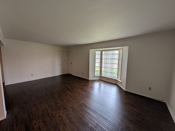5th image of 4715 Skillman St #A