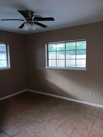 3909 Panama Dr — Photo 9
