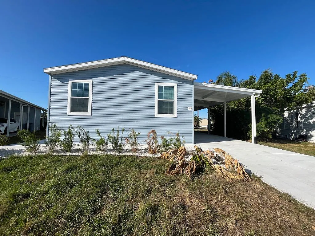 4 bed, 2.0 bath, 1290 sqft, $1,599 — Photo 1