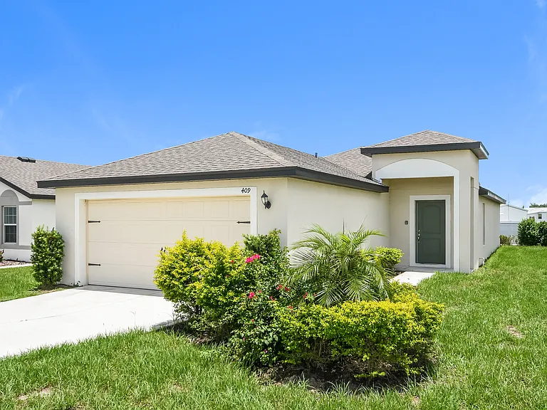 409 Kensington View Dr — Photo 2