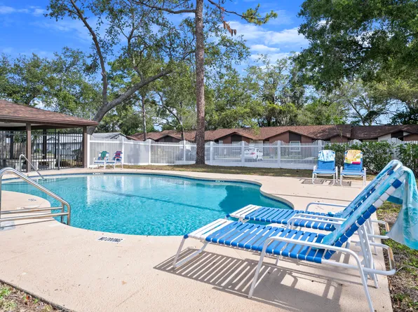 5014 Gainsville Dr, Temple Terrace, FL 33617