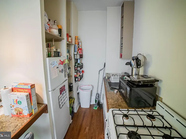 257 S 20th St #2R — Photo 5