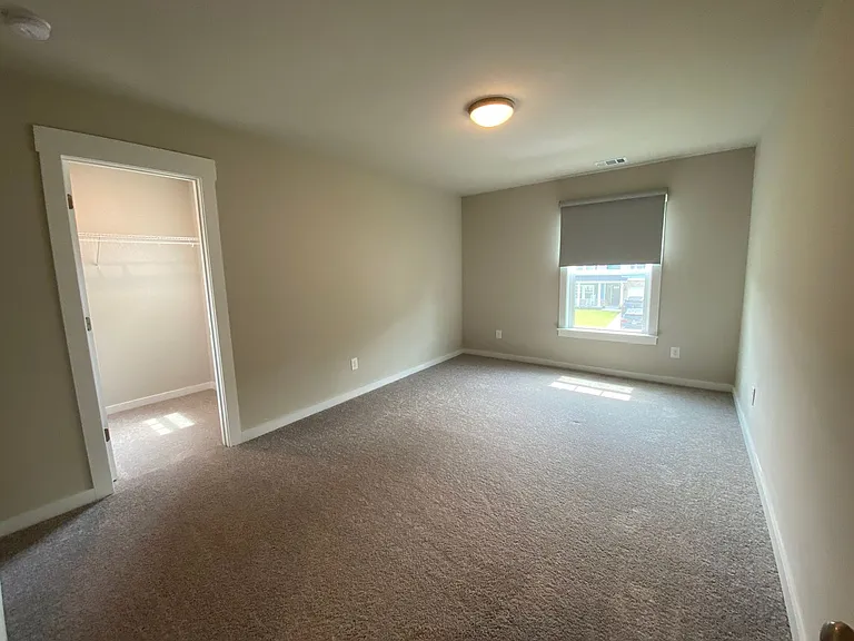 140 Pickett Fence Ln — Photo 32
