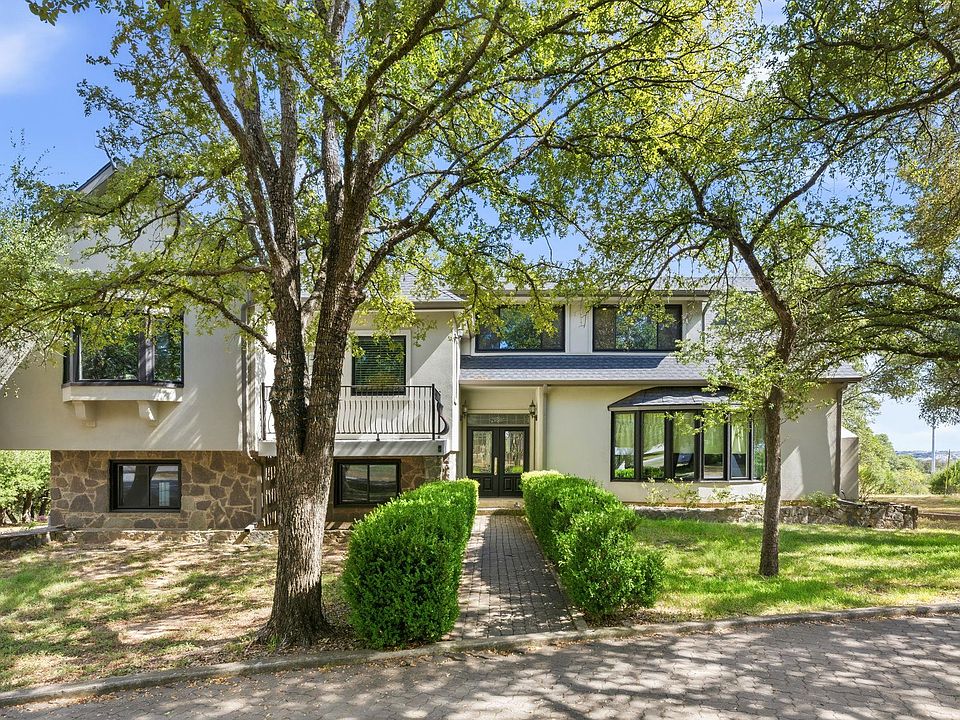 1st image of 601 Winding Oak Dr