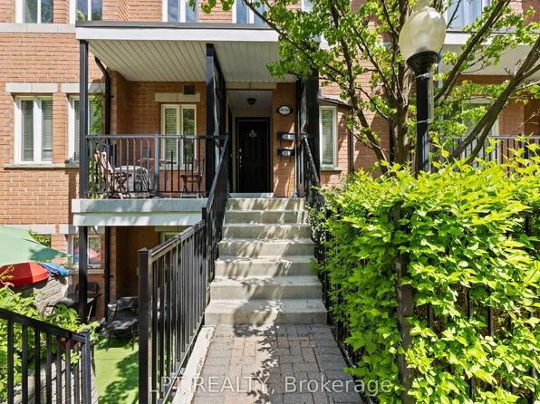 312 John St #362, Markham, ON L3T 0A7