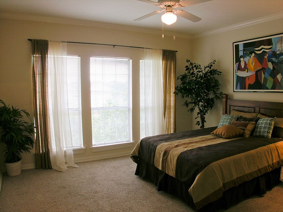2nd image of 4554 Glenwick Ln APT 1303