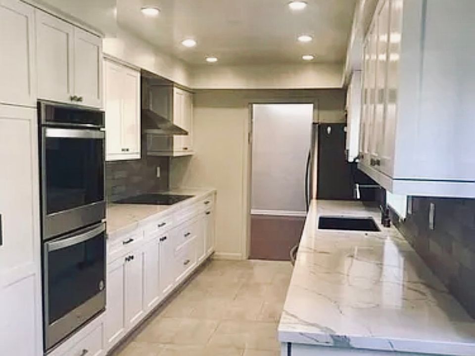 1st image of 344 N Palm Dr APT 201