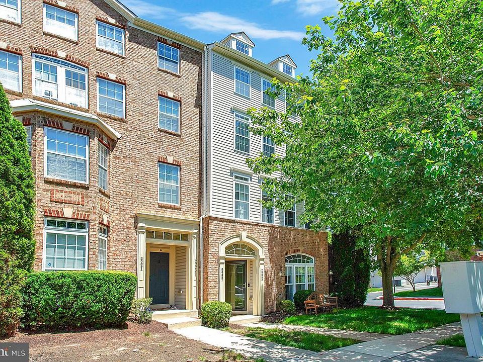 1st image of 2225 Ivy Ln #11